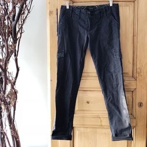 Black jean/pant with pockets